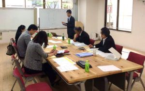 選考委員会の様子